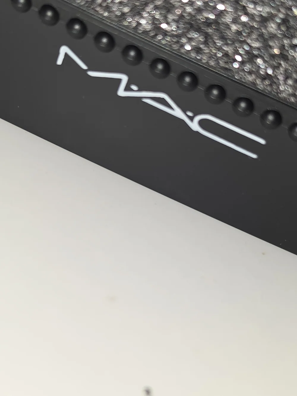 LIMITED EDITION MAC HEIRLOOM Objects Of Affection LIP GLOSS SET- 